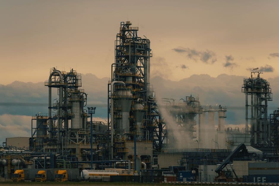 Ukrayna'nın Uzun Menzilli İHA Saldırıları Rusya'nın Petrol Altyapısını Hedef Alırken Stratejik Etkiler Derinleşiyor