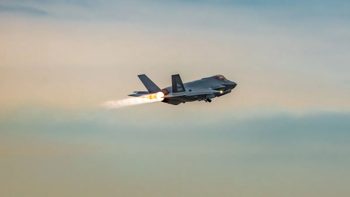 Hava üstünlüğü mücadelesinde MiG-35 ve F-35 karşı karşıya: Stratejik bir analiz